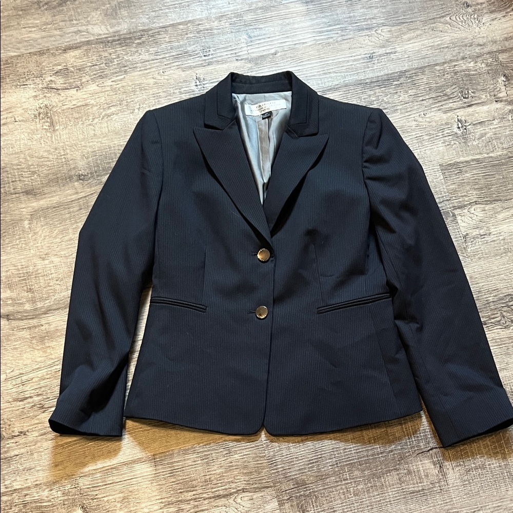 Tahari Woman Classic Black Blazer